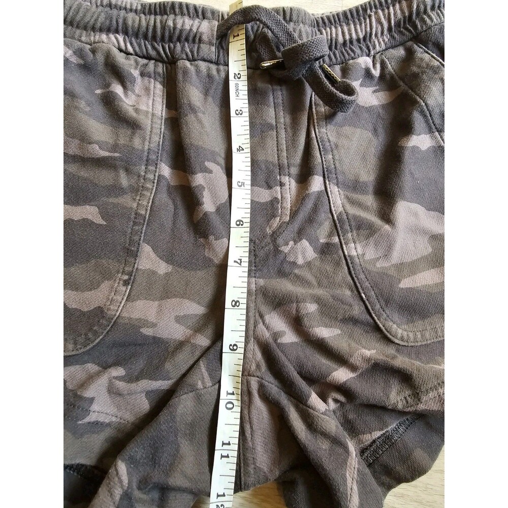 Athleta Women's Camo Farallon Comfort Short Size 2 - Picture 3 of 6